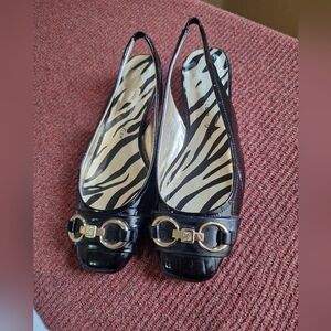 ANNE KLEIN black patent slingback flat shoes with a gold-tone Size 7.5